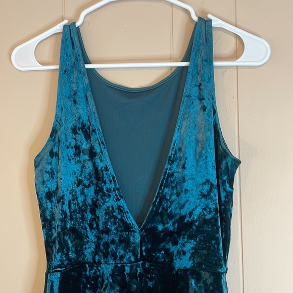 H&M Divided Green Velvet Sleeveless Midi Low Back Dress Size 6 - Picture 7 of 10